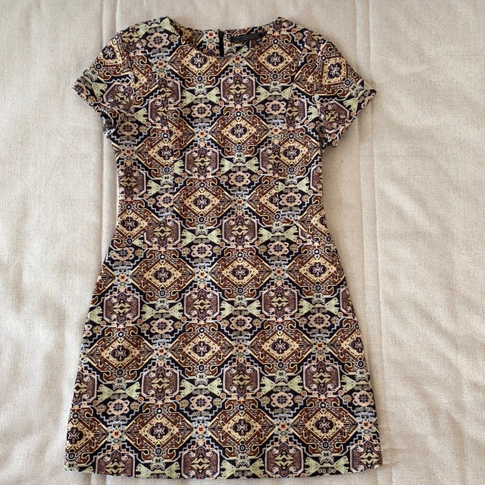 Patterned form fitted Zara Mini dress